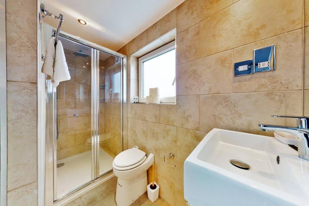 Apartment Spacious 2bed Flat 7min Walk From The Tube Station *