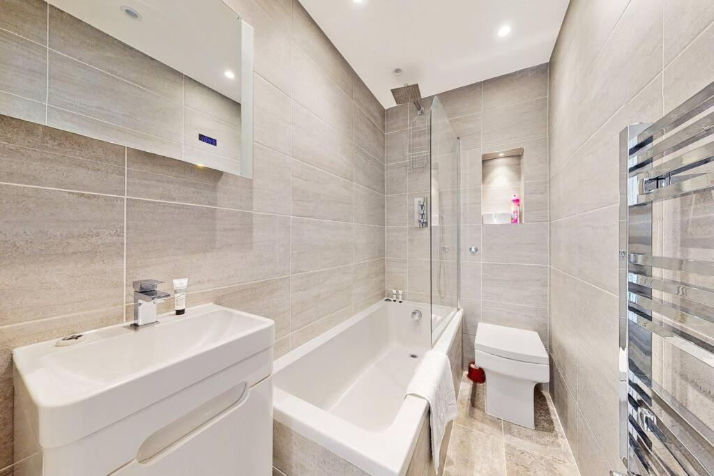 Stylish 2bed2bath Flat 4min From Tube Station
