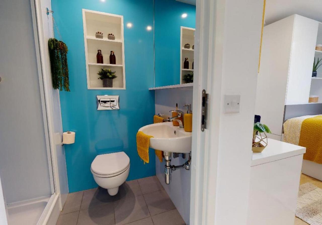 For Students Only Private Bedrooms With Shared Kitchen And At Iq Haywood House In *
