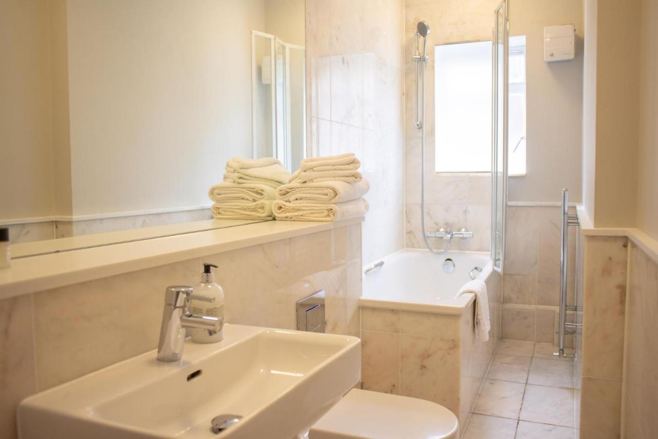 Beautiful 1-bed In Apartamento *