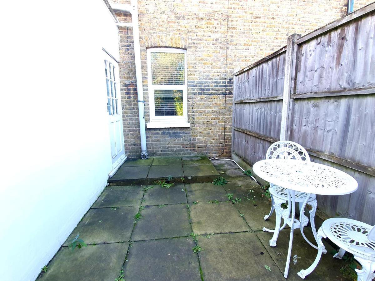 Ferienhaus Wimbledon Ideal 1 Bedroom Ground Floor With Garden *