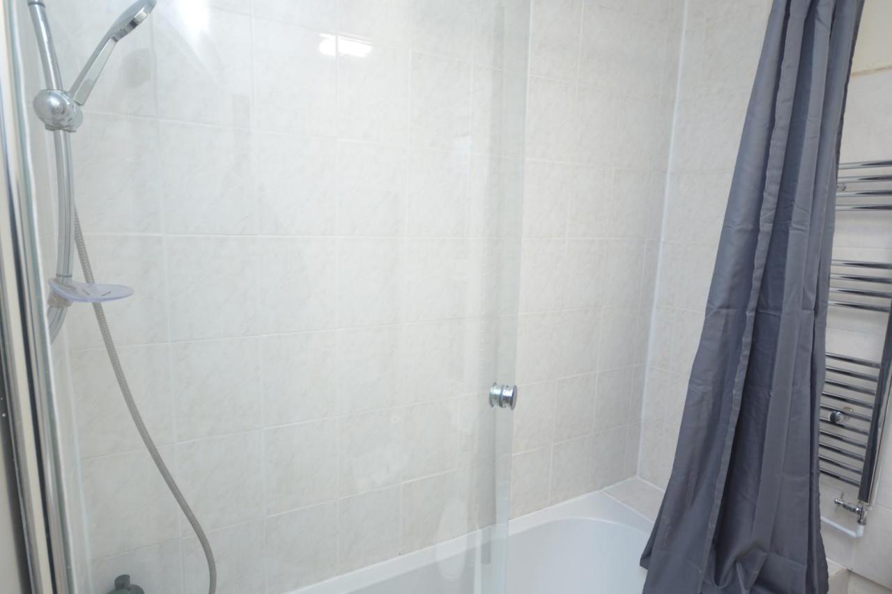 Cheerful 4 Bedroom House In Greater Casa de férias Londres