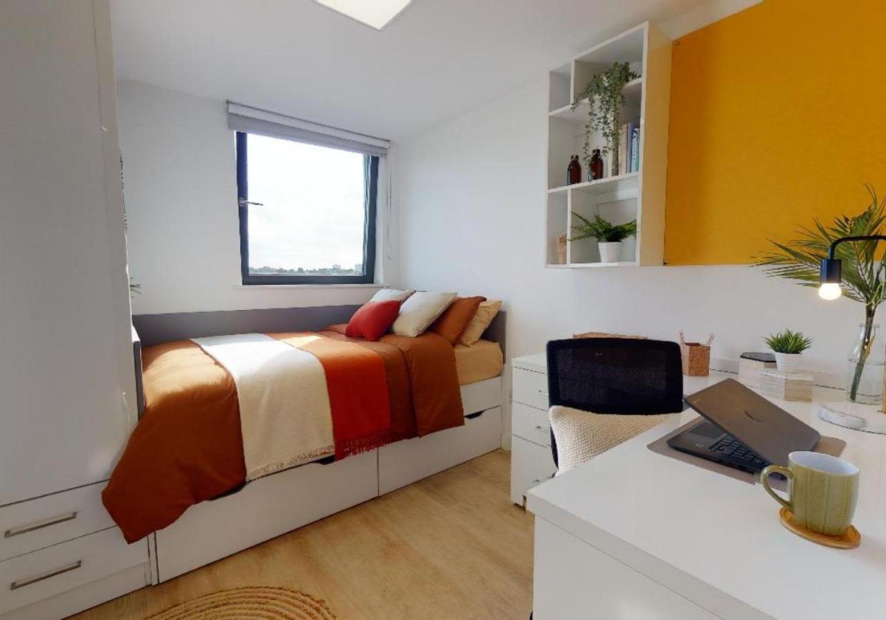 For Students Only Private Bedrooms With Shared Kitchen And At Iq Haywood House In Apartment