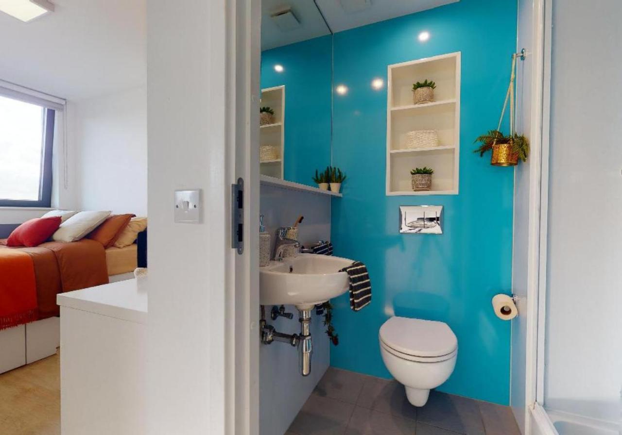 For Students Only Private Bedrooms With Shared Kitchen And At Iq Haywood House In Apartment London