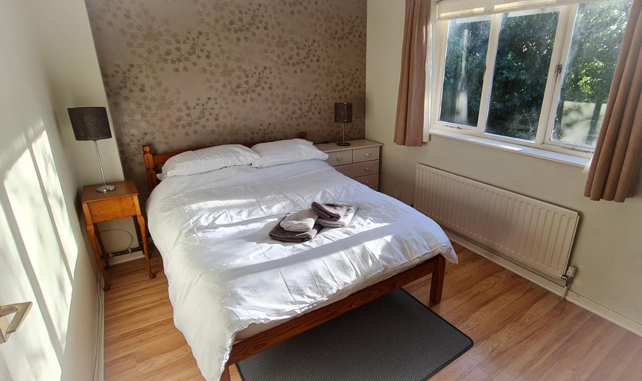 Sw19 - Quiet Split-level 2-bedroom Maisonette With Garden Apartment London