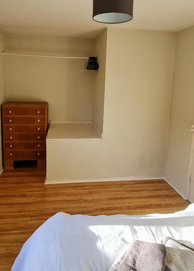 Sw19 - Quiet Split-level 2-bedroom Maisonette With Garden Apartment *