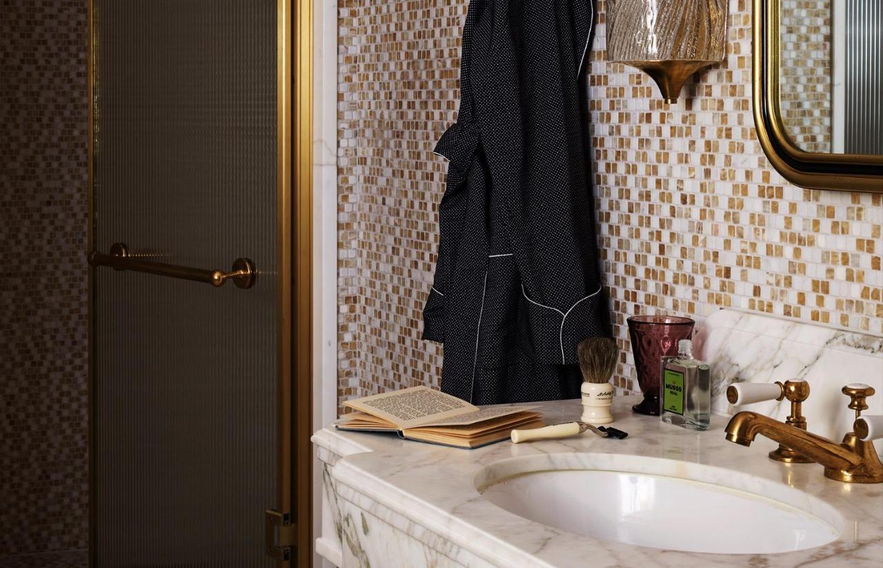Nomad Hotel