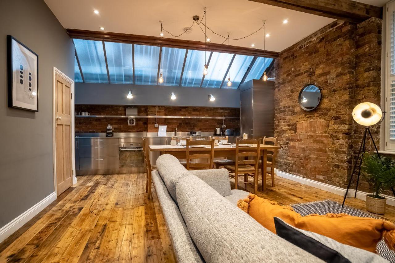 Apartment Deluxe Rustic Style Two Bedroom Bethnal - Yard View London