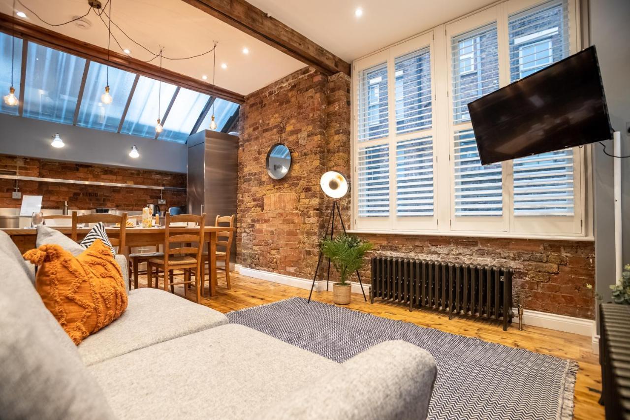 Deluxe Rustic Style Two Bedroom Bethnal - Yard View Apartment *