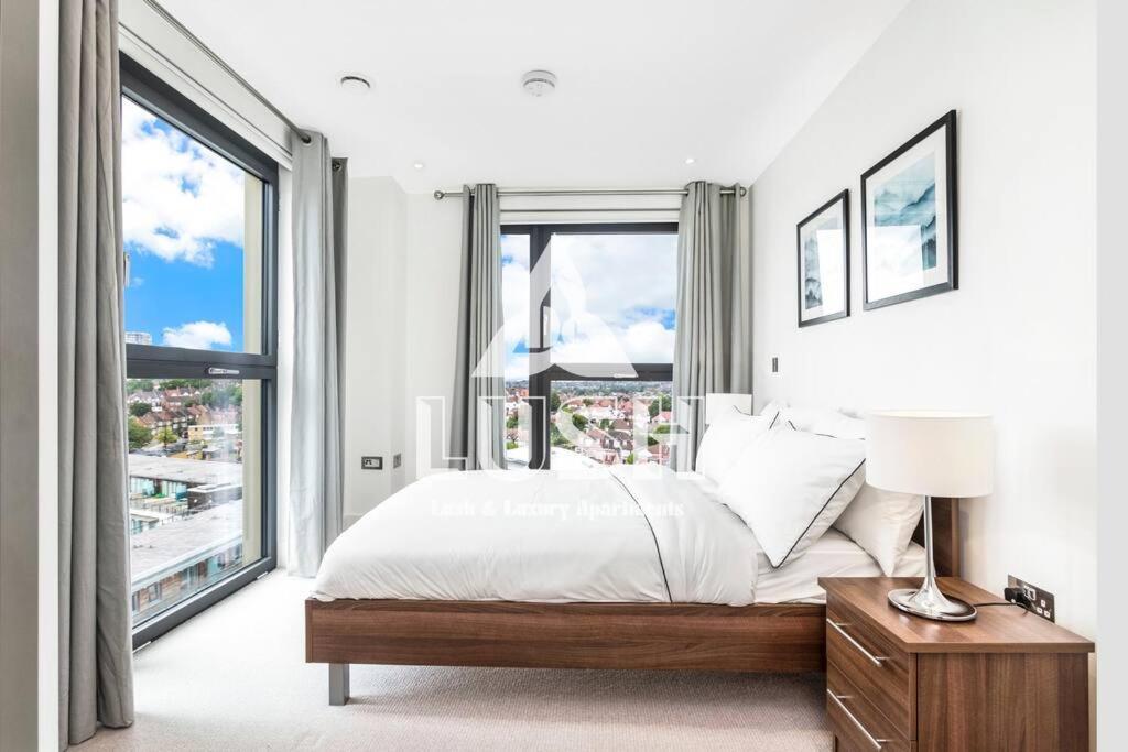 Modern, Stylish Penthouse Next To Wembley Stadium! * London