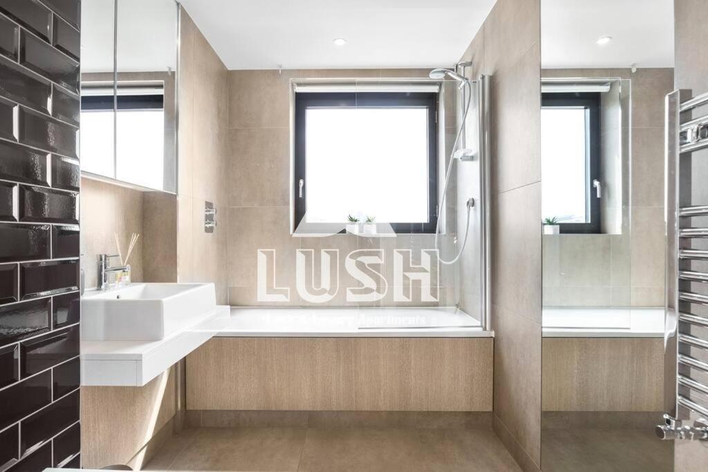 Modern, Stylish Penthouse Next To Wembley Stadium! Apartment
