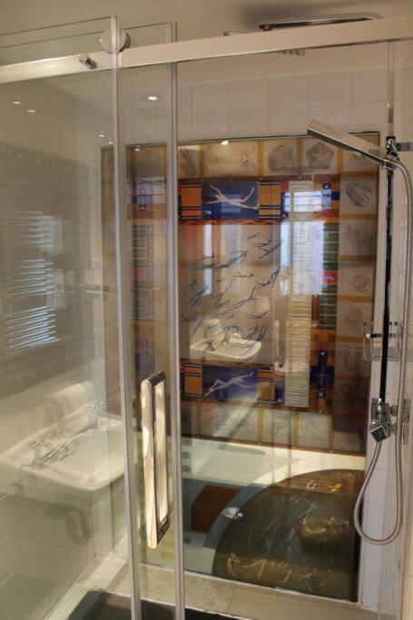 Apartment Artistic And Soulful Carnaby Street Movie Pad London