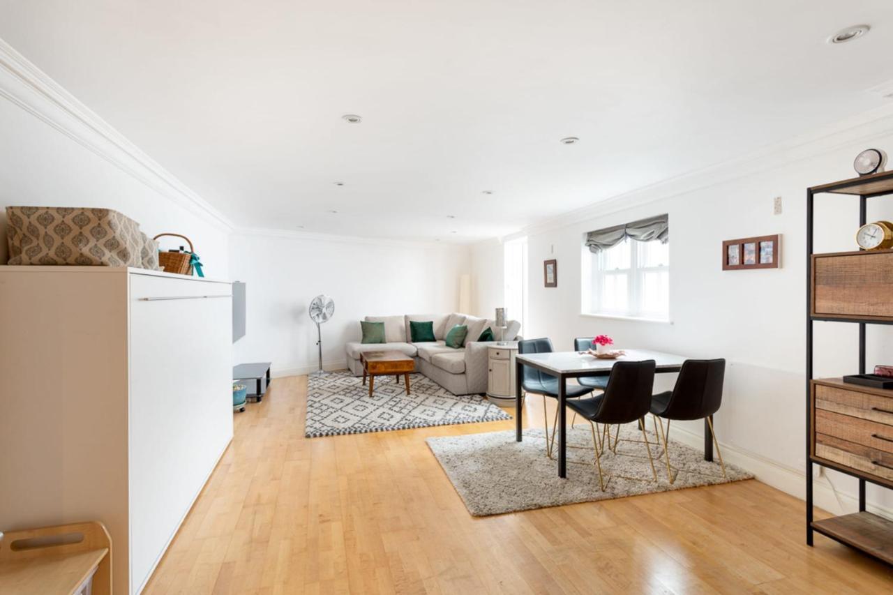 Duke Of Clarence Duplex Apartment *