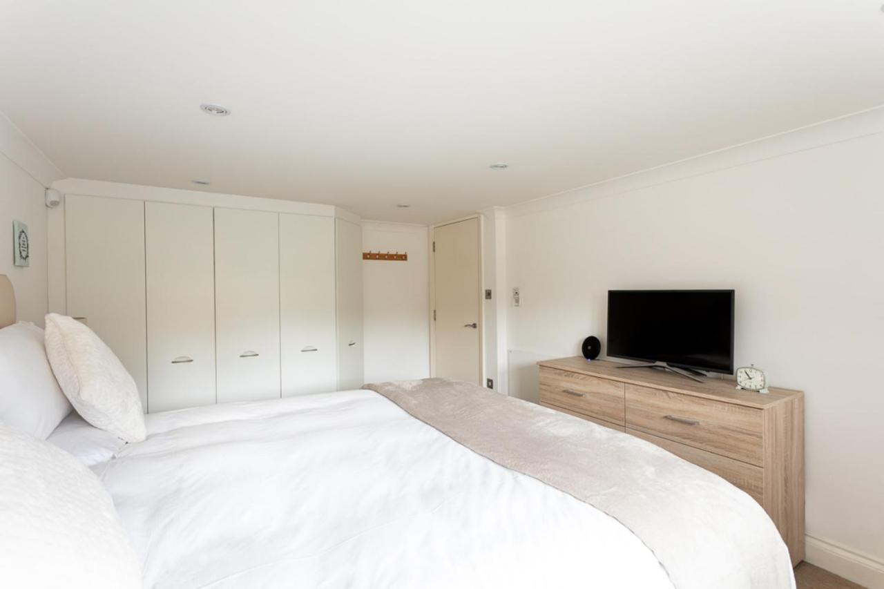 Duke Of Clarence Duplex * London