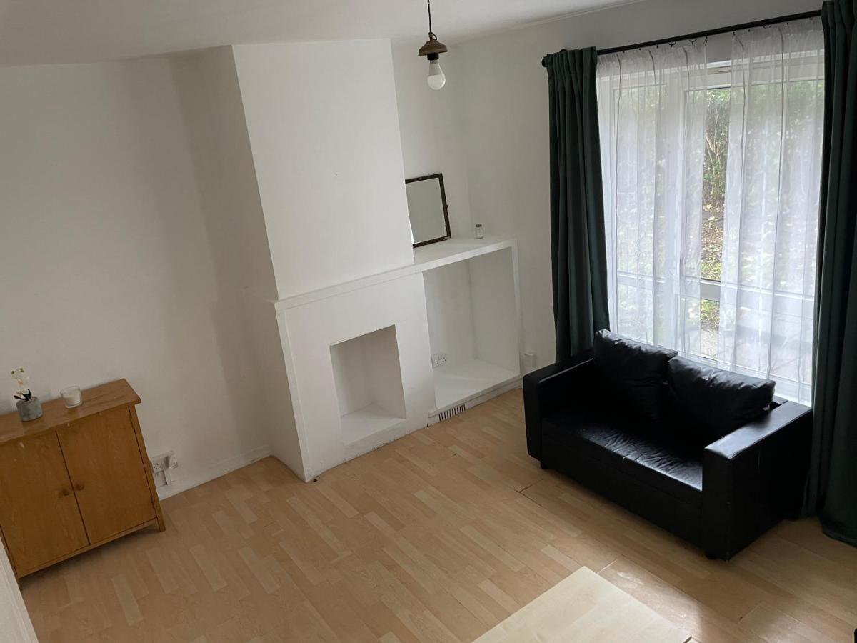 Apartamento Centrally Located 2- Bedroom Apartment With Garden