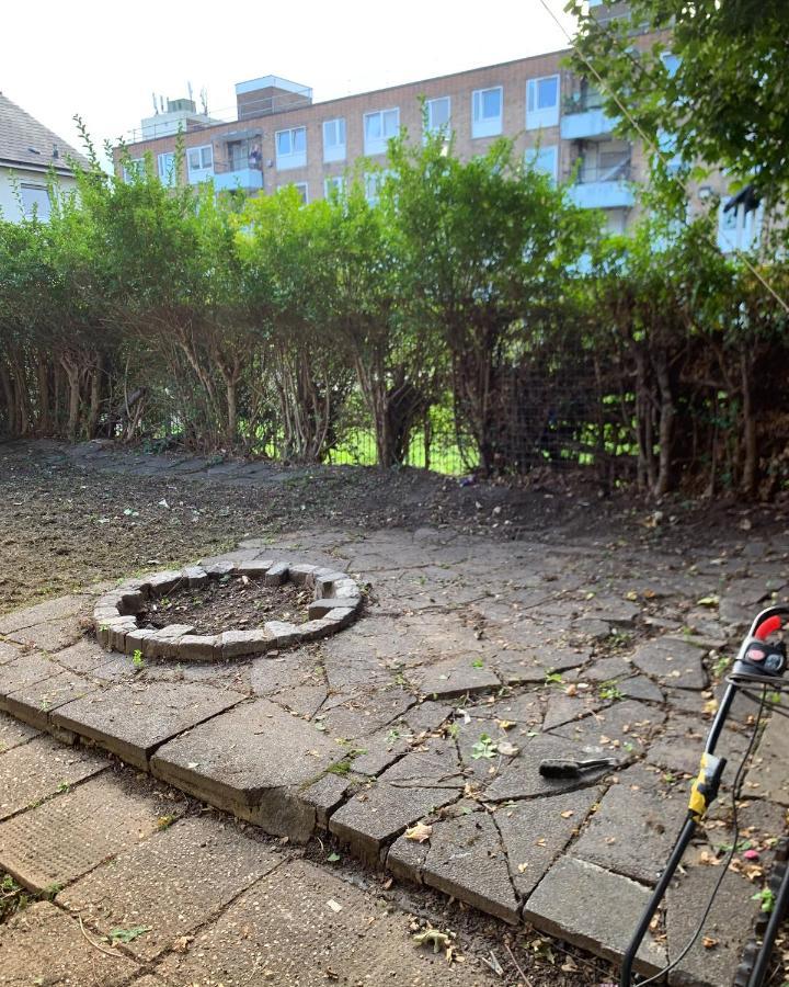 Centrally Located 2- Bedroom Apartment With Garden * Londres
