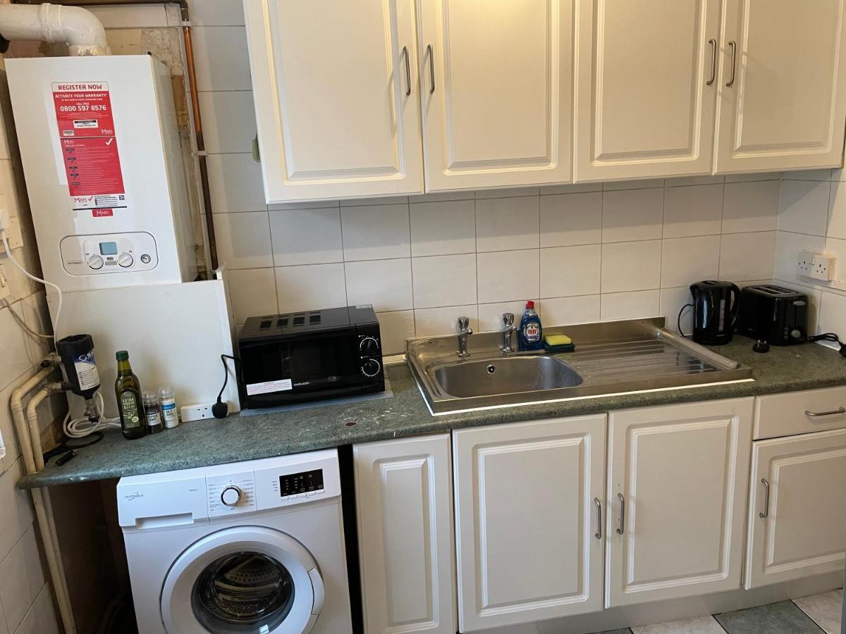 Apartment Centrally Located 2- Bedroom Apartment With Garden London