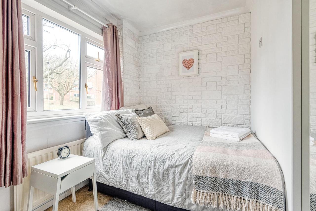Apartment Spacius 3 Bedroom Garden House *