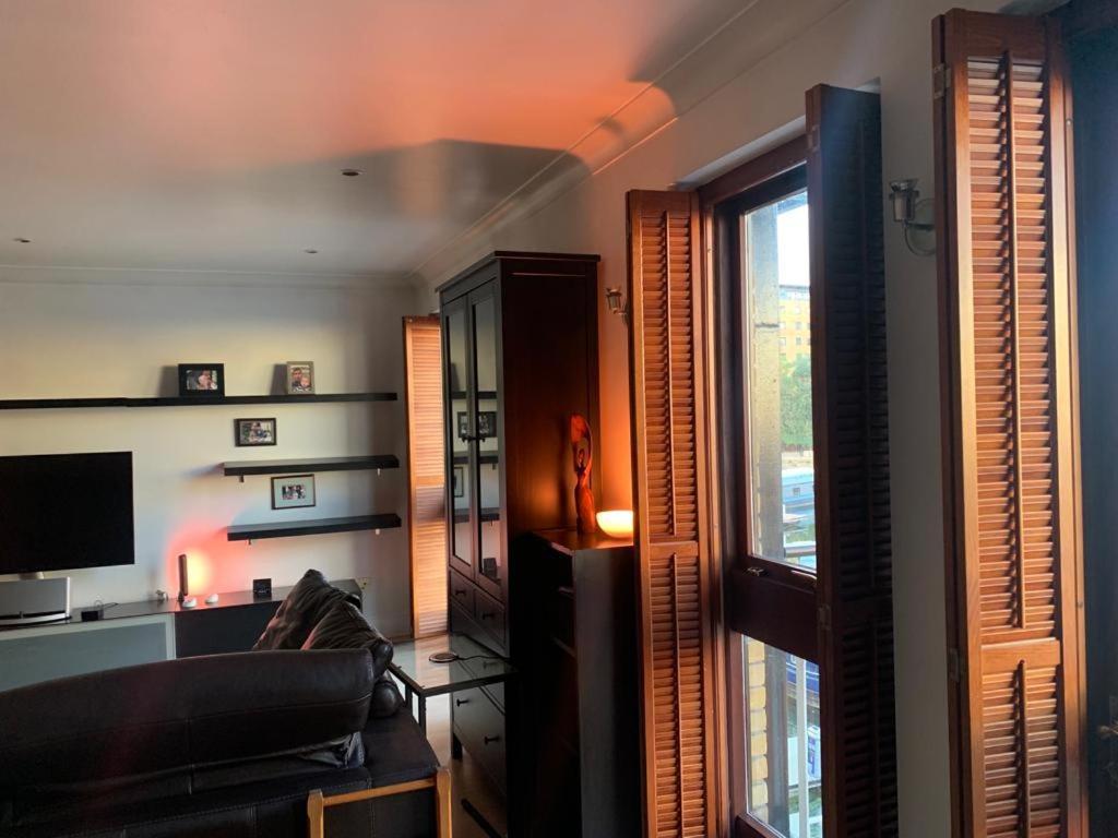 Apartment Lovely Room, Free Parking In Private Gated Place *