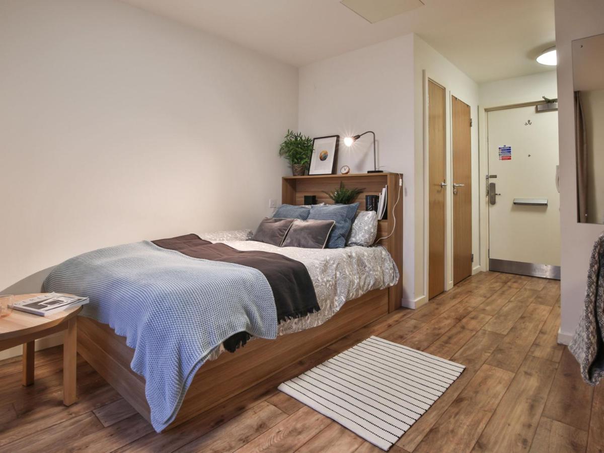 Sterling Court In Wembley Apartment London