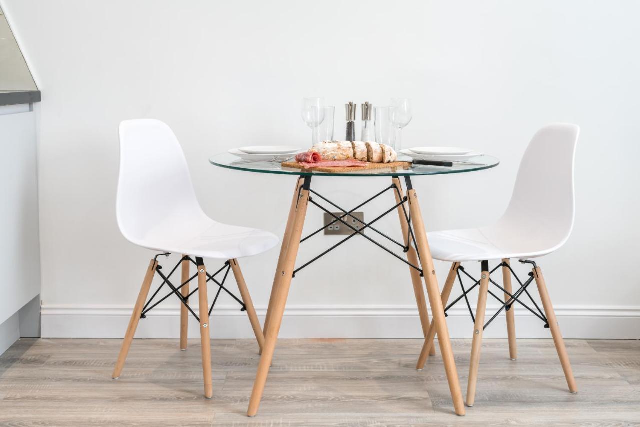 Skyline Serviced - Seldon Apartment London