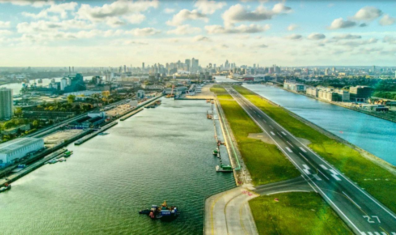 Apartment City Airport Serviced London