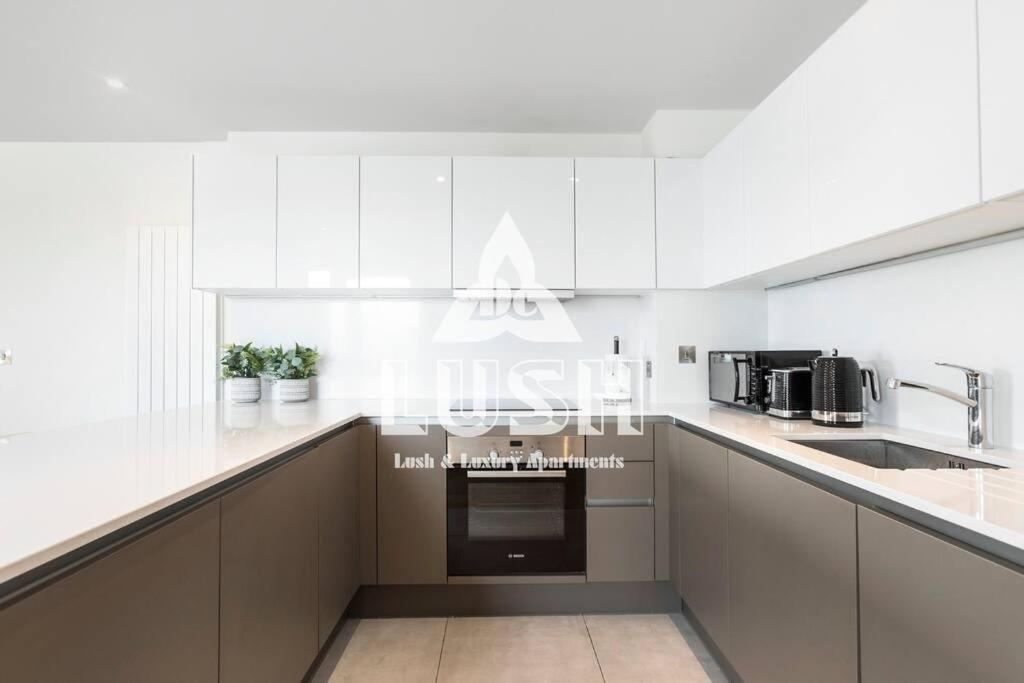 Modern, Stylish Penthouse Next To Wembley Stadium! Apartment *