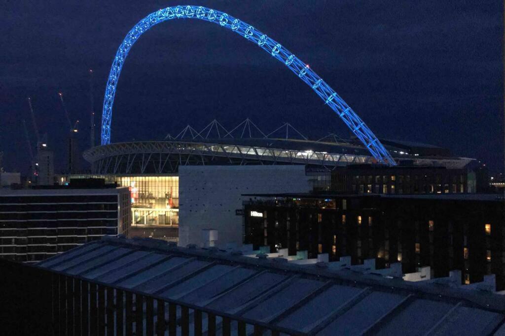 Modern, Stylish Penthouse Next To Wembley Stadium! * London