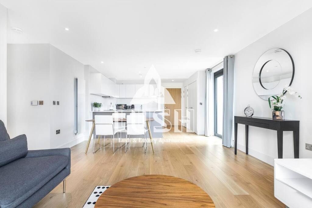 Modern, Stylish Penthouse Next To Wembley Stadium! * London