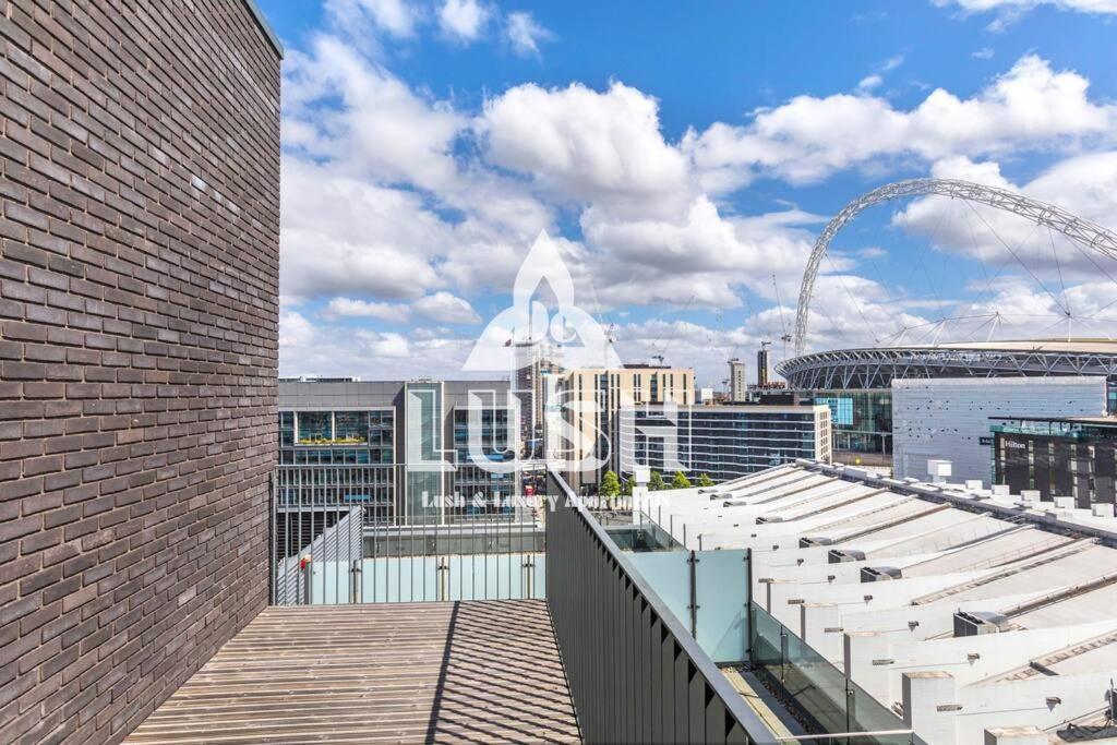 Modern, Stylish Penthouse Next To Wembley Stadium! Apartment London