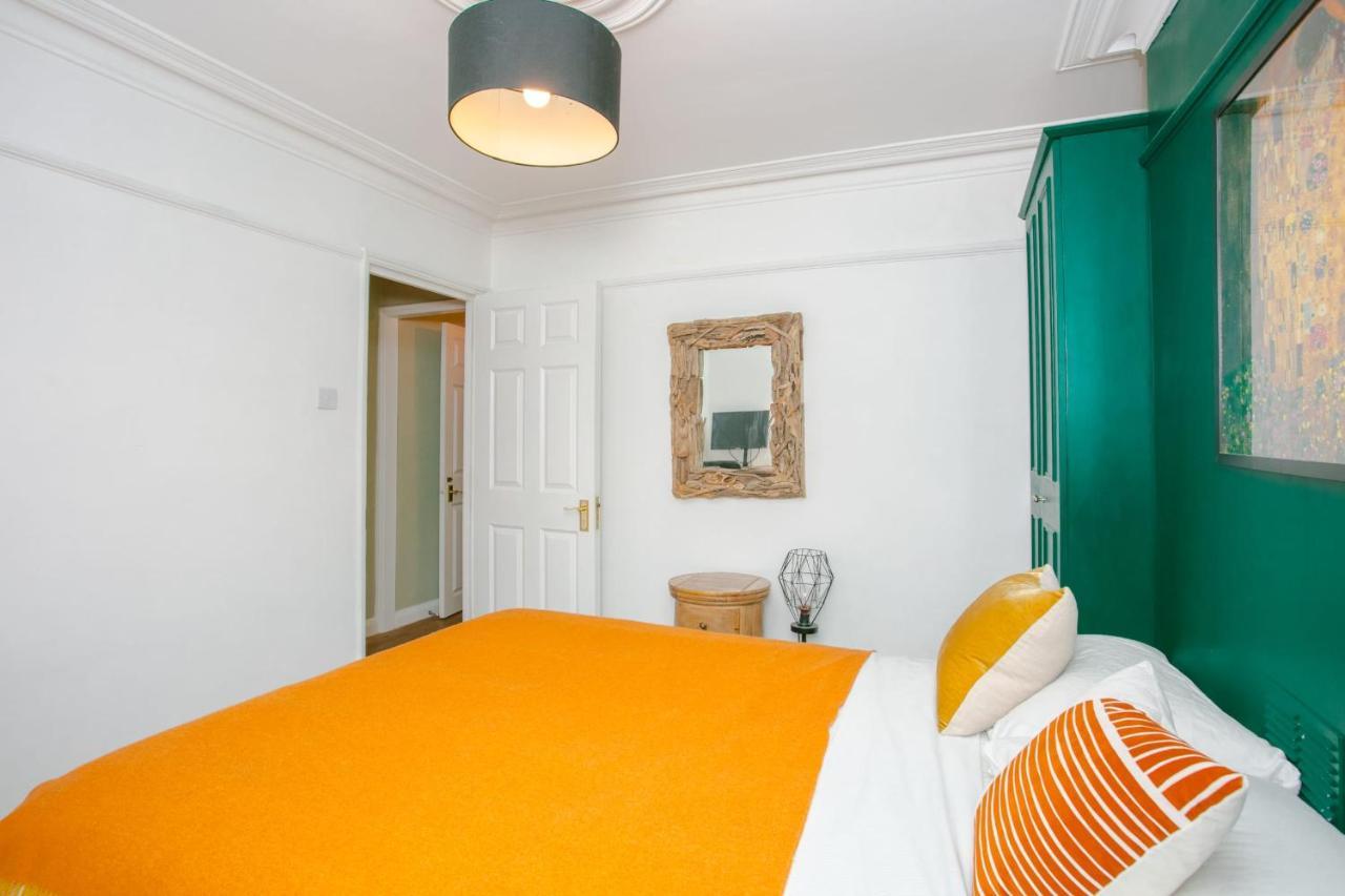 Modern Garden Camden Apartment *