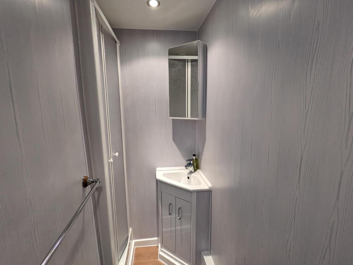 Beautiful Independent In Uk London