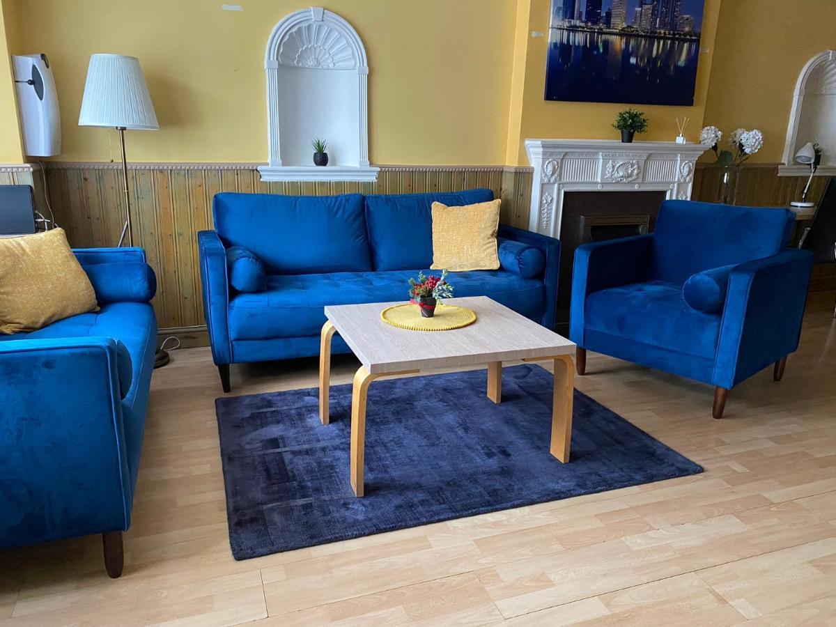 Apartment Excel 5min Custom House Station Parking Wifi Sleeps 6 London