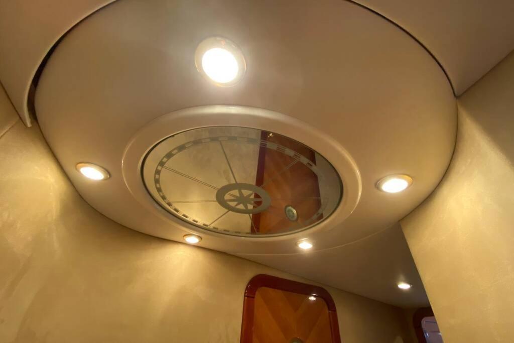 Italian Superyacht Bianca Lucida Apartamento