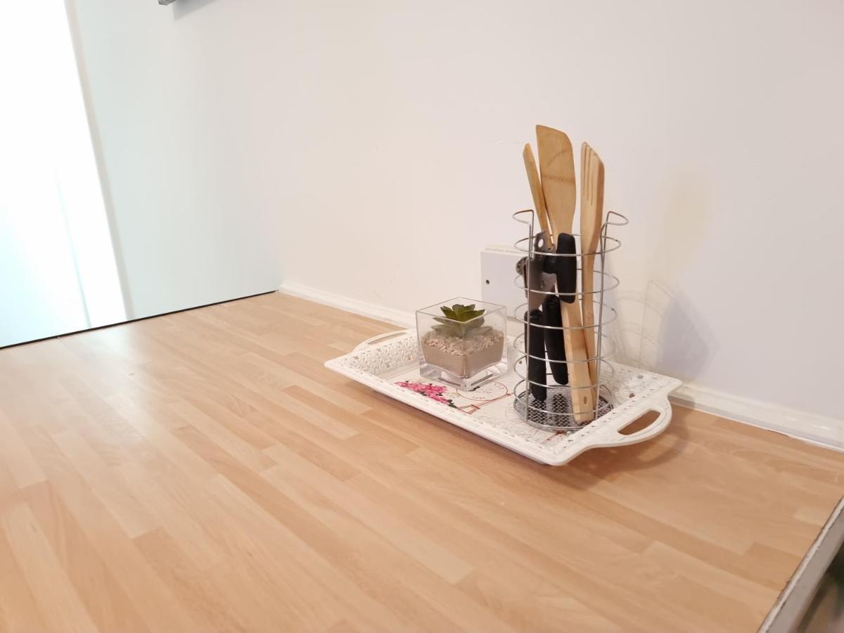 F6-comfy Ground Flr Fits 4- Near Paddington Apartment
