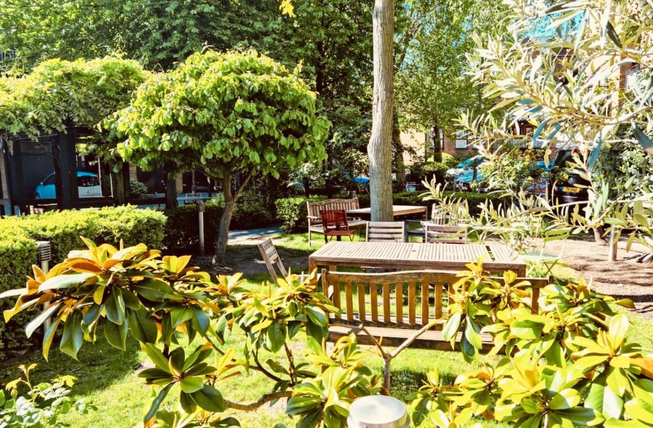 Lovely Room, Free Parking In Private Gated Place Apartment