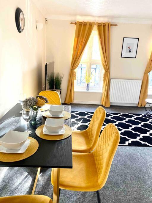 Smartrips Beckton Townhouse With Parking Apartment