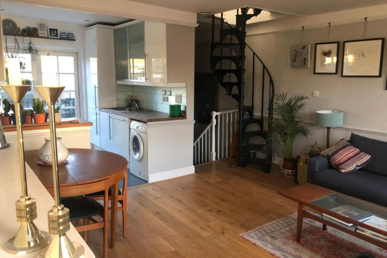 Apartment Stylish And Spacious With Terrace London