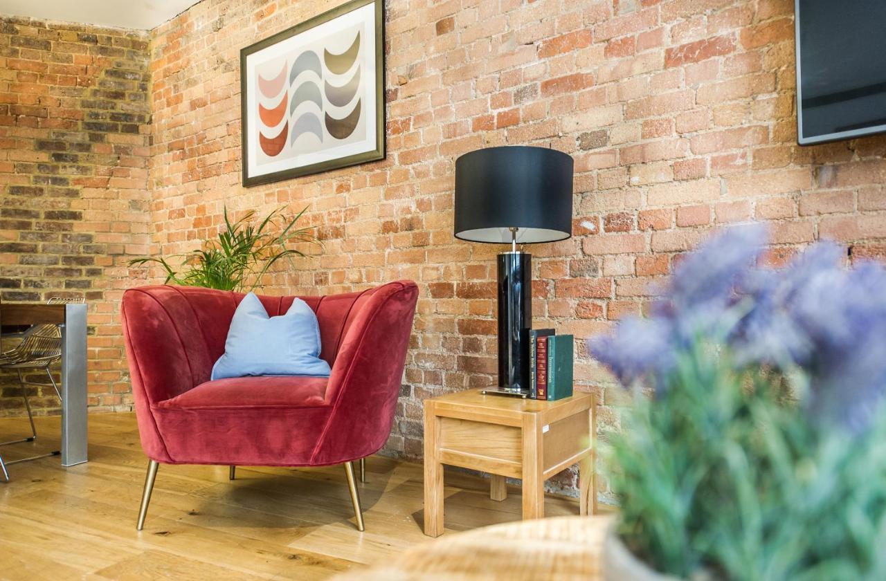 The Hay Stables - Stones Throw To Oxford Street Apartment *