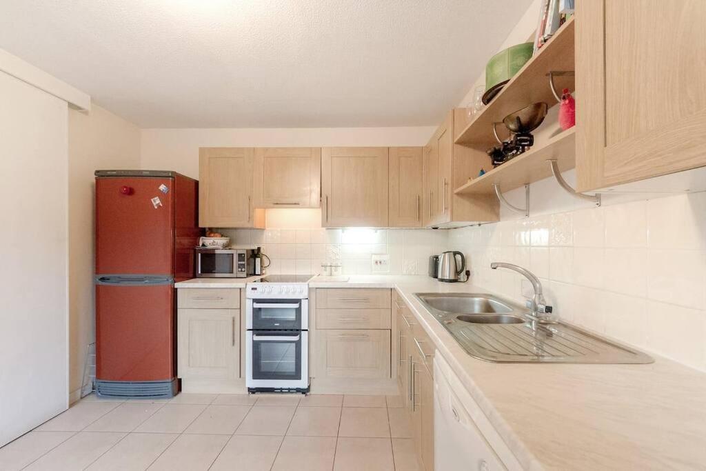 Spacious Two Double Bedroom Flat Londres