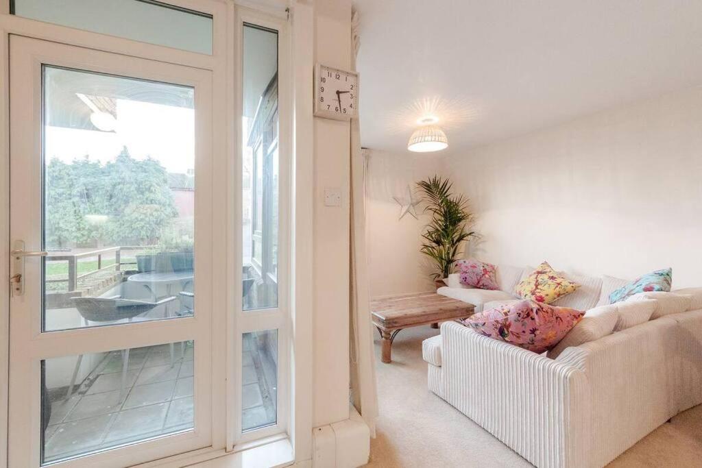 Apartamento Spacious Two Double Bedroom Flat Londres
