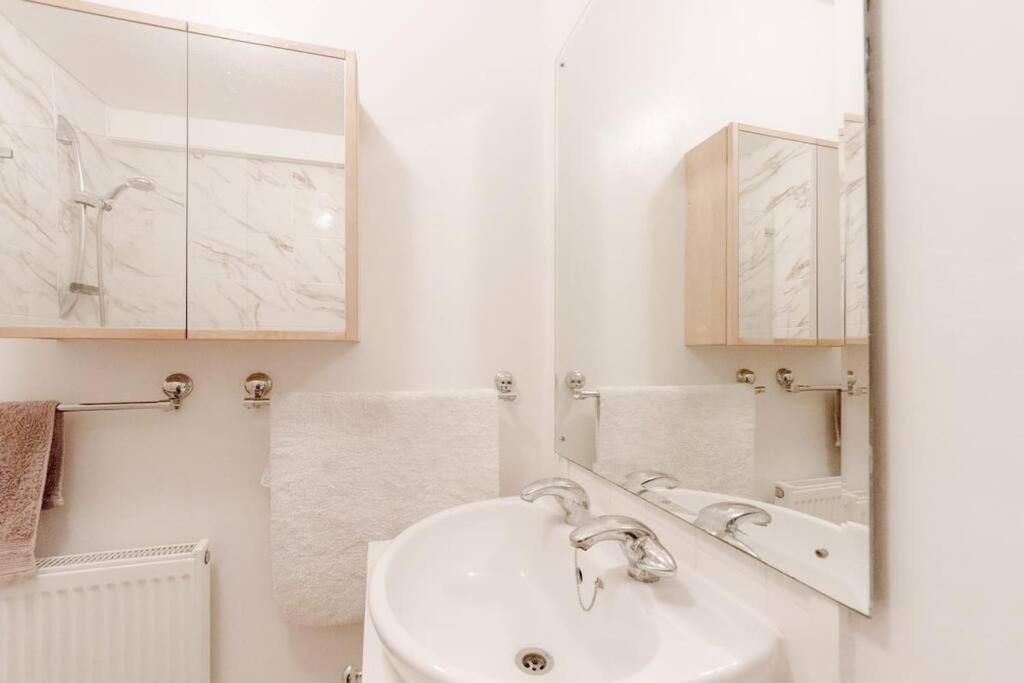 Apartamento Spacious Two Double Bedroom Flat *