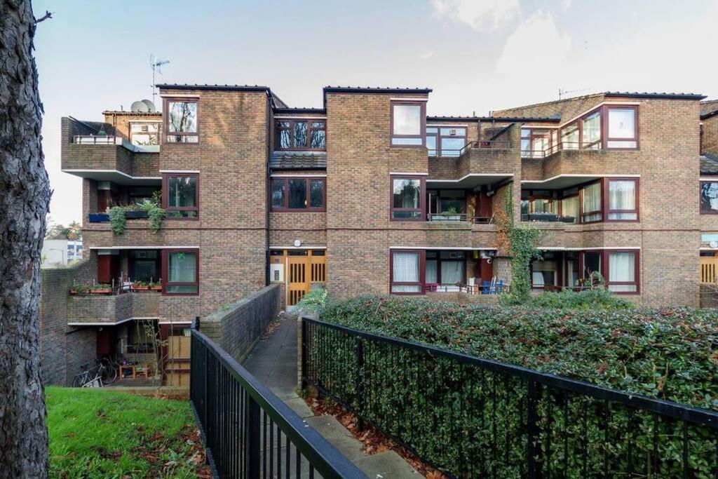 Apartamento Spacious Two Double Bedroom Flat Londres