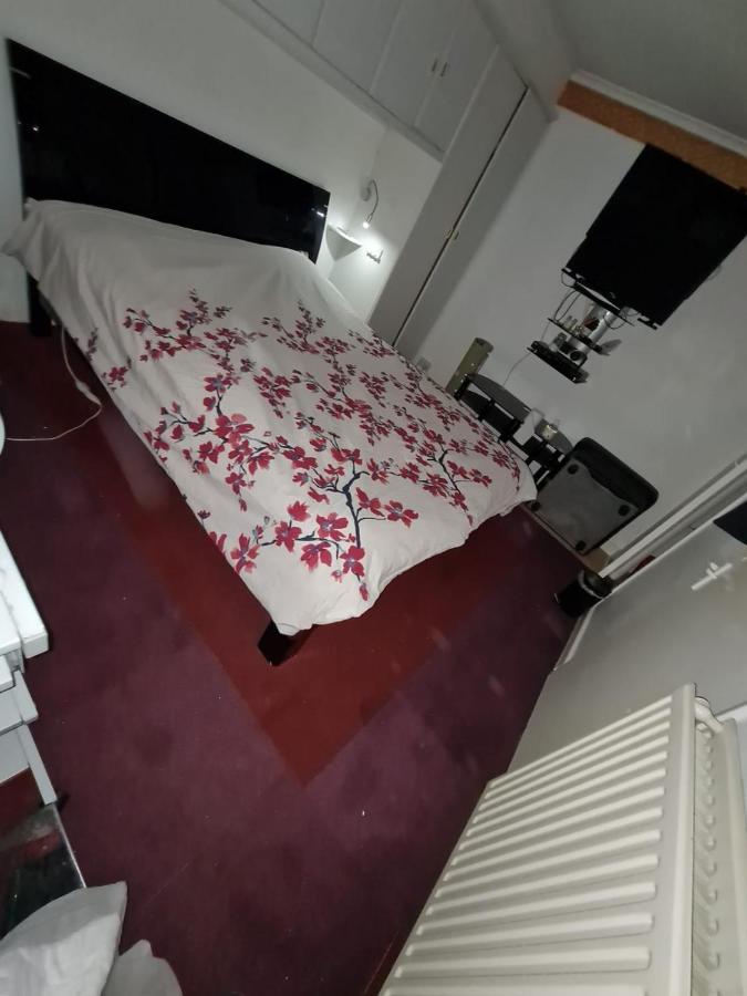 Private Cosy Roomz London