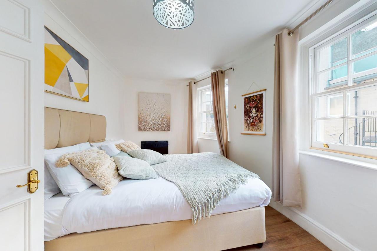 Park Lane - Clarges Street Apartment