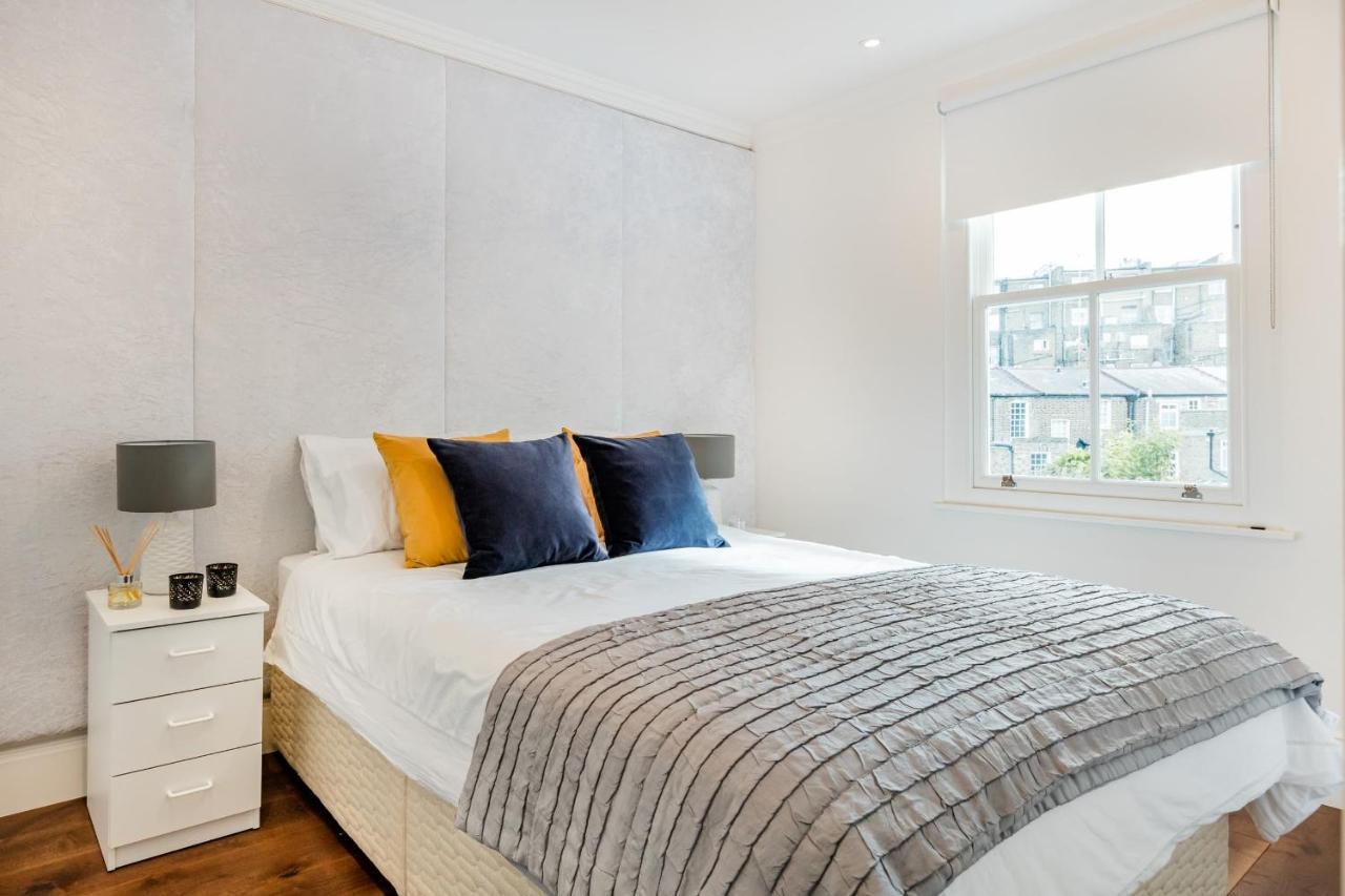 Superb 3 Bed/bath Luxury + Ibiza Roof Terrace Apartment