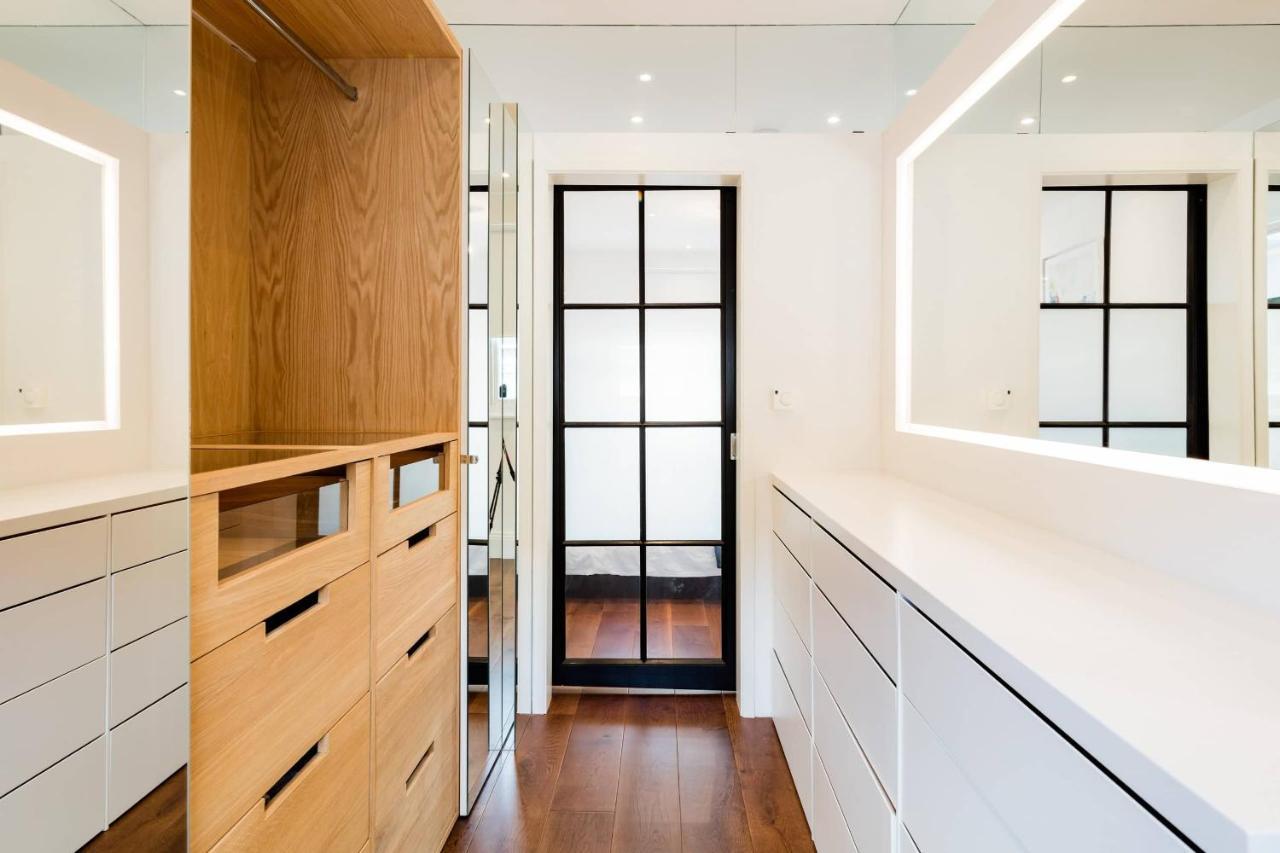 Superb 3 Bed/bath Luxury + Ibiza Roof Terrace * London