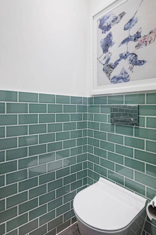 Superb 3 Bed/bath Luxury + Ibiza Roof Terrace *