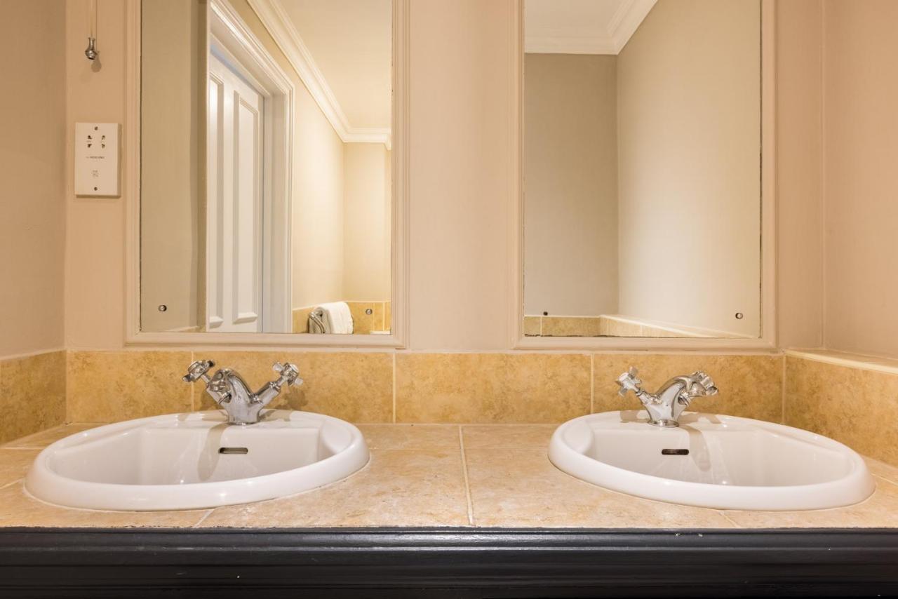 The Chelsea Corner - Stylish 2bdr With Rooftop Terrace Apartment London