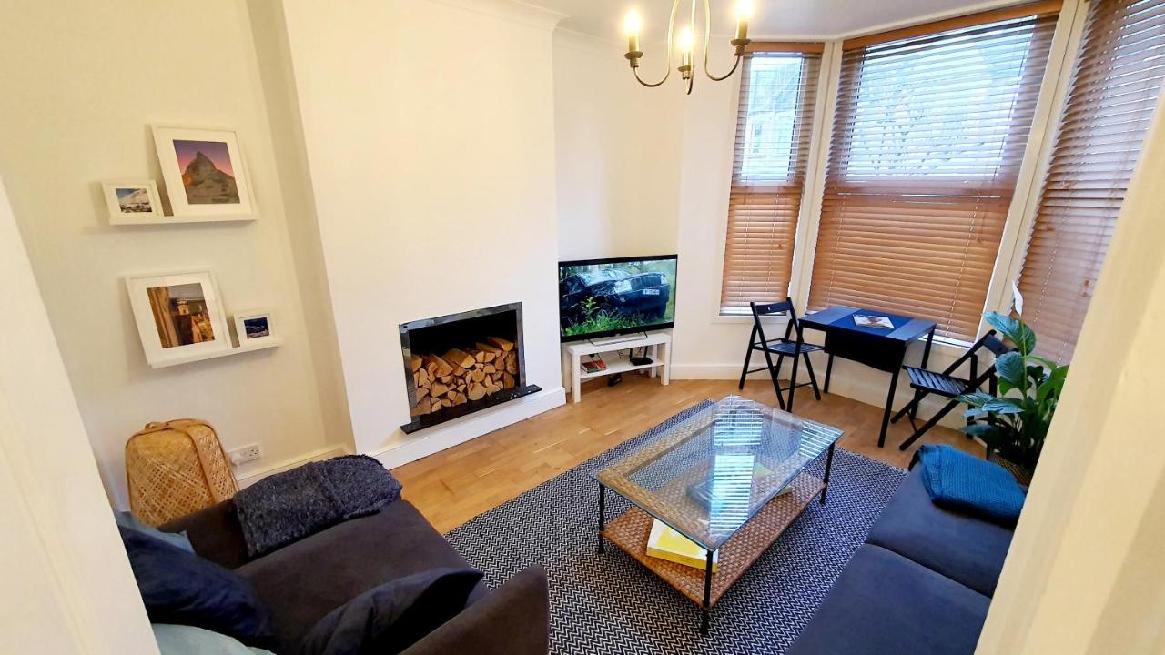 Apartment Lovely 2 Bedroom Period Garden Flat. London
